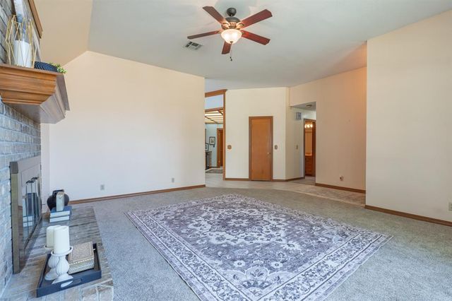 1201 Castle Creek Street, Shawnee, OK 74804