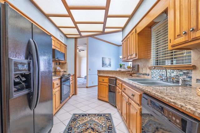1201 Castle Creek Street, Shawnee, OK 74804