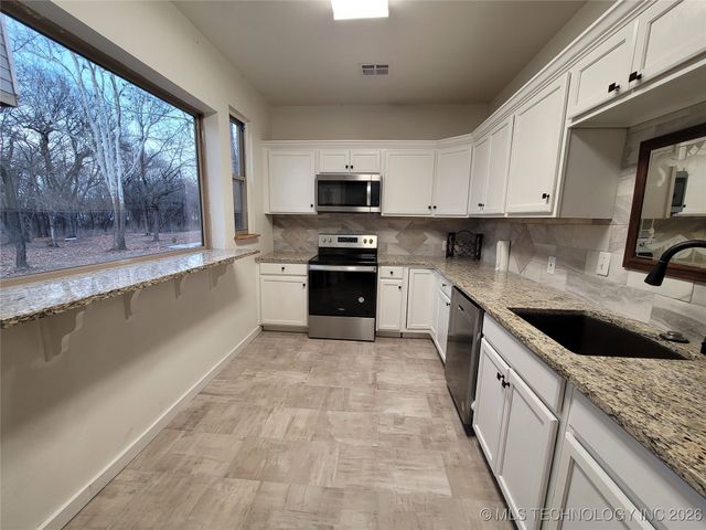 23 Falcon Nest Road Falcon Cove 2, Eufaula, OK 74432