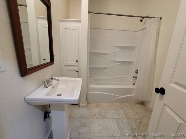 23 Falcon Nest Road Falcon Cove 2, Eufaula, OK 74432