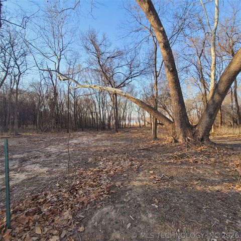 23 Falcon Nest Road Falcon Cove 2, Eufaula, OK 74432