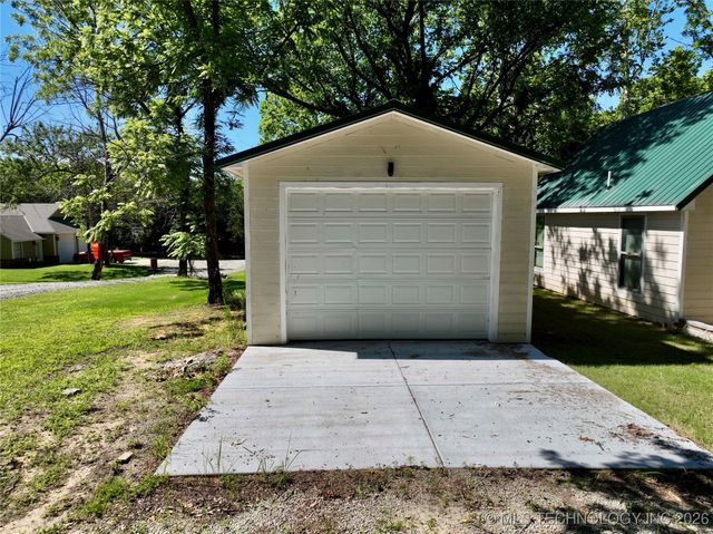 23 Falcon Nest Road Falcon Cove 2, Eufaula, OK 74432