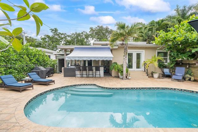 895 NE 129th St, North Miami, FL 33161