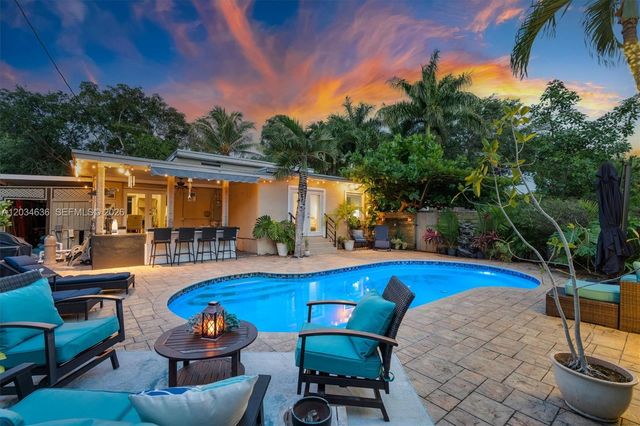895 NE 129th St, North Miami, FL 33161