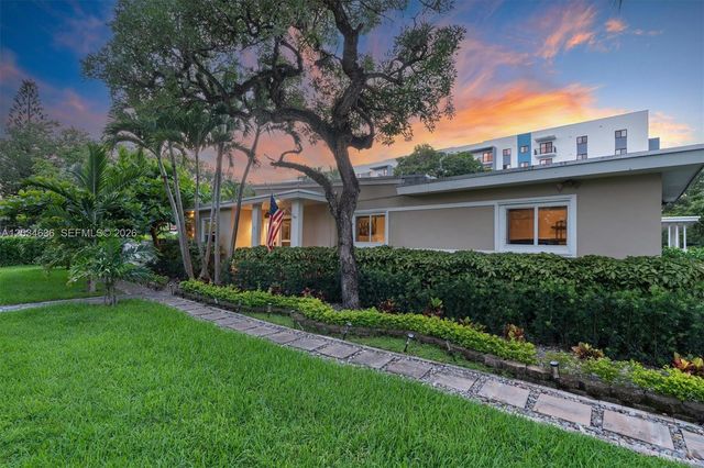895 NE 129th St, North Miami, FL 33161
