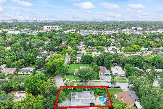 895 NE 129th St, North Miami, FL 33161