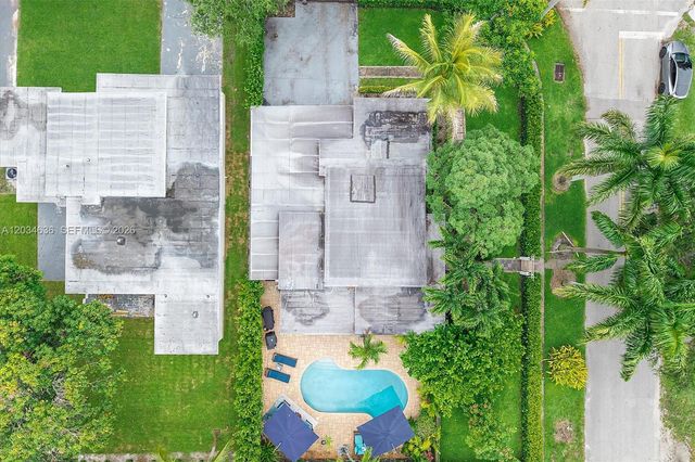 895 NE 129th St, North Miami, FL 33161