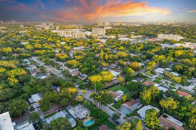895 NE 129th St, North Miami, FL 33161