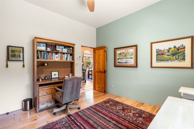 5 Columbine Lane, Santa Fe, NM 87506