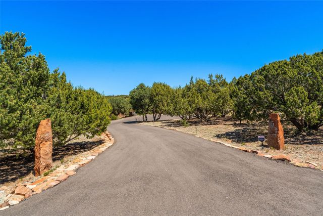 5 Columbine Lane, Santa Fe, NM 87506