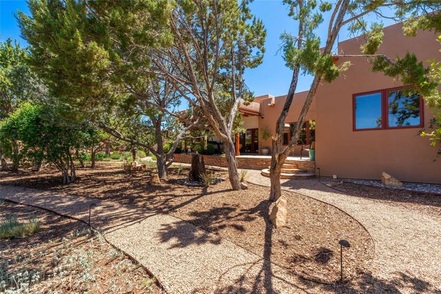5 Columbine Lane, Santa Fe, NM 87506