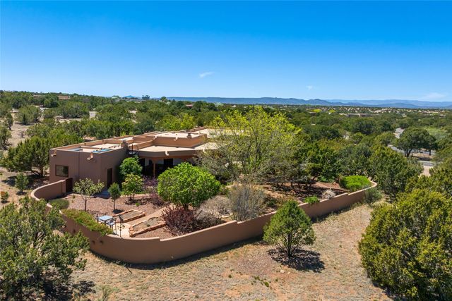 5 Columbine Lane, Santa Fe, NM 87506