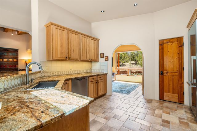 5 Columbine Lane, Santa Fe, NM 87506