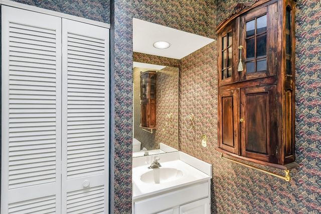 12 Bay Tree Court W, St Simons Island, GA 31522