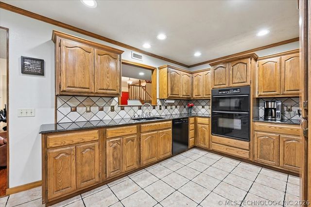 2934 W Berwick Street, Claremore, OK 74017