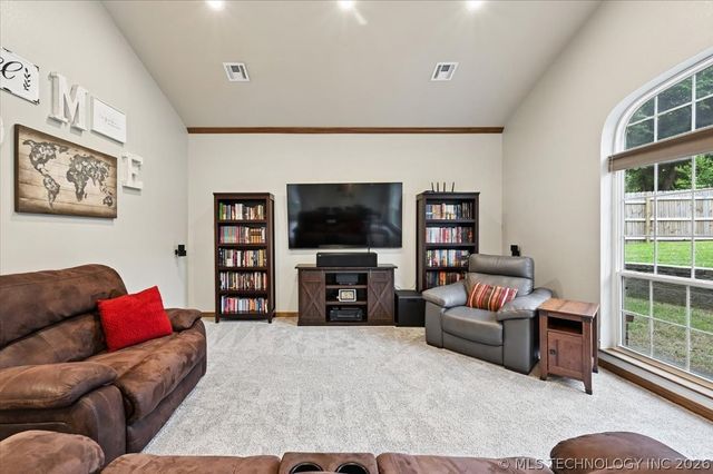 2934 W Berwick Street, Claremore, OK 74017
