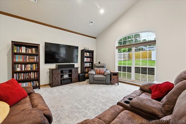 2934 W Berwick Street, Claremore, OK 74017