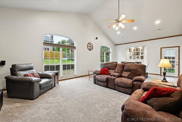 2934 W Berwick Street, Claremore, OK 74017