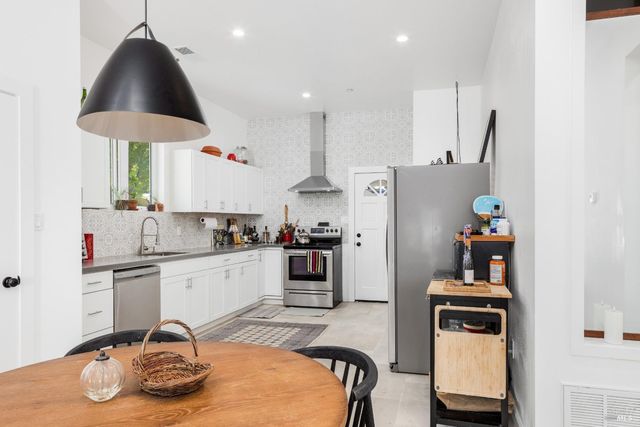 19322 Quigley Ln, Sonoma, CA 95476