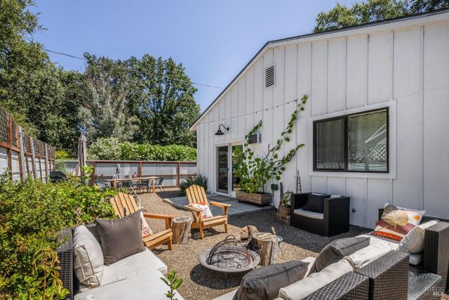 19322 Quigley Ln, Sonoma, CA 95476