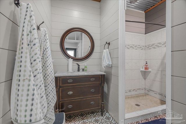 1660 Annie Penton Rd, Jay, FL 32565