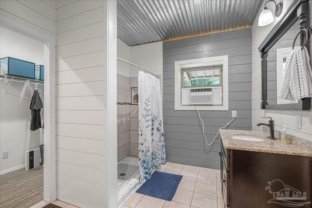 1660 Annie Penton Rd, Jay, FL 32565