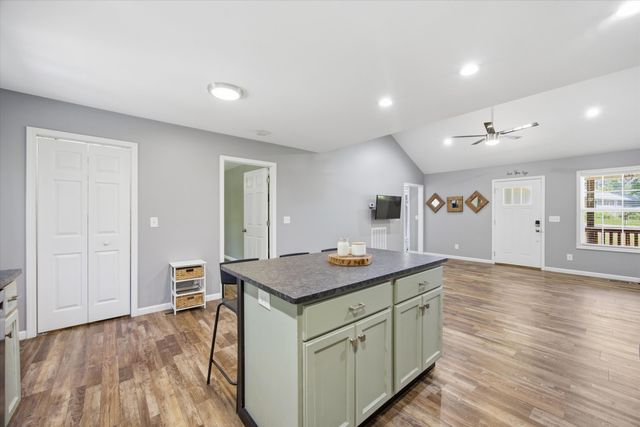 2704 Quarles Road, Rocky Face, GA 30740