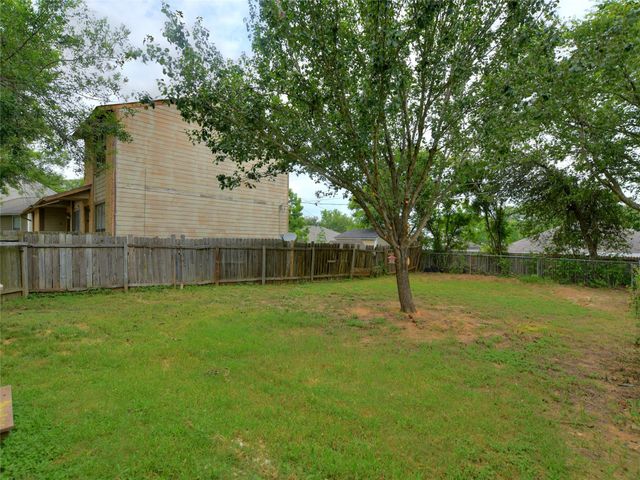 116 Hillside DR A, Elgin, TX 78621