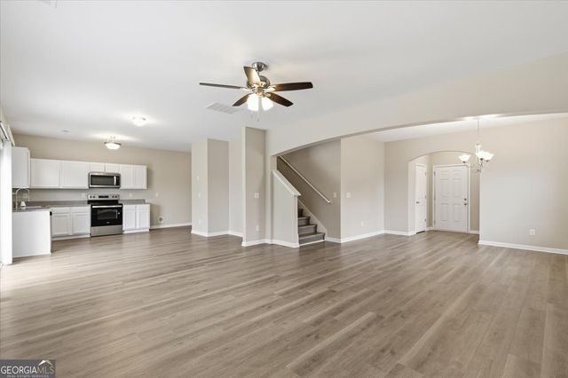 395 Bandelier Circle, Hampton, GA 30228