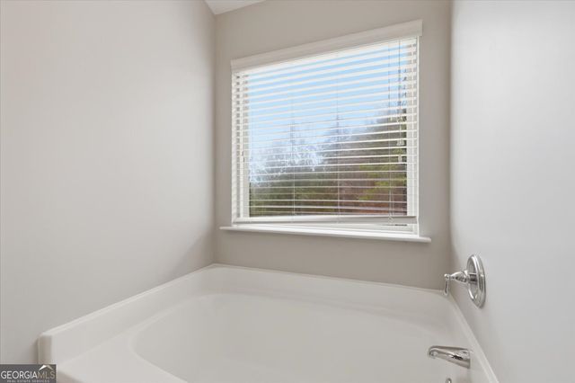 395 Bandelier Circle, Hampton, GA 30228