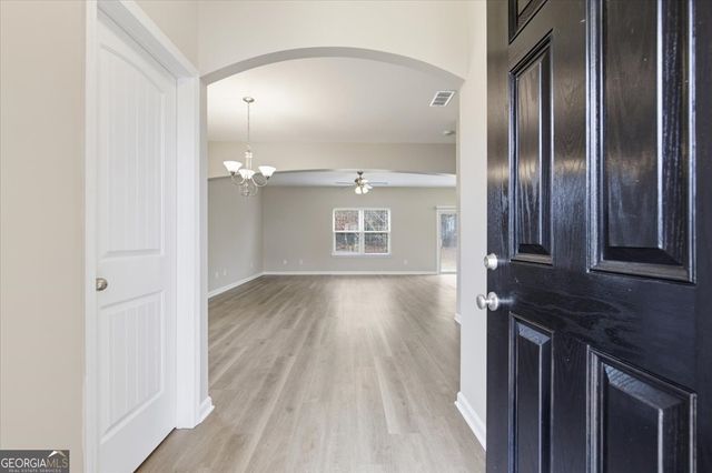 395 Bandelier Circle, Hampton, GA 30228