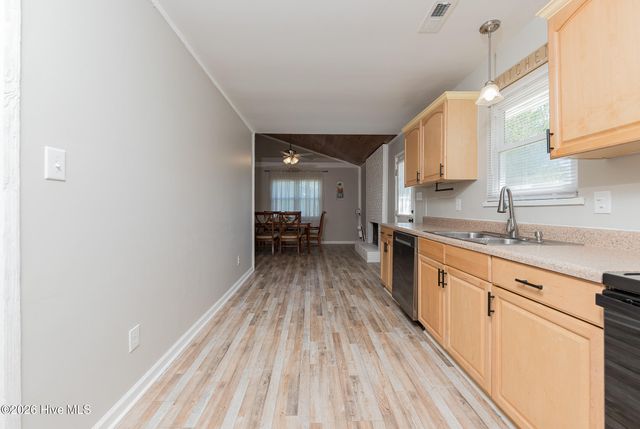 402 Sharon Way, Jacksonville, NC 28546