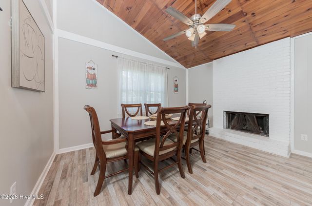 402 Sharon Way, Jacksonville, NC 28546