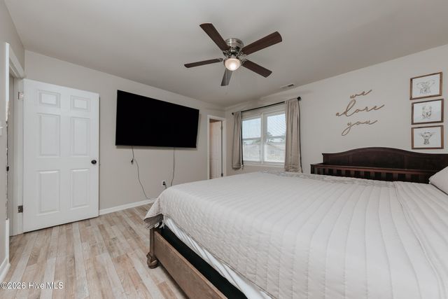 402 Sharon Way, Jacksonville, NC 28546