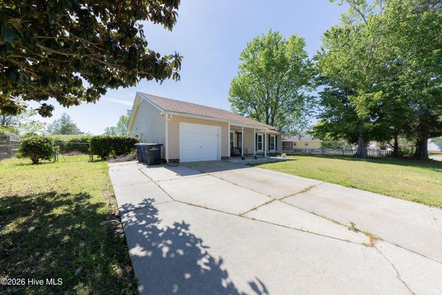 402 Sharon Way, Jacksonville, NC 28546