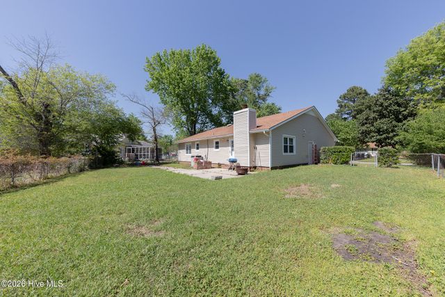 402 Sharon Way, Jacksonville, NC 28546