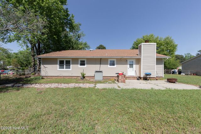 402 Sharon Way, Jacksonville, NC 28546