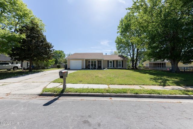 402 Sharon Way, Jacksonville, NC 28546