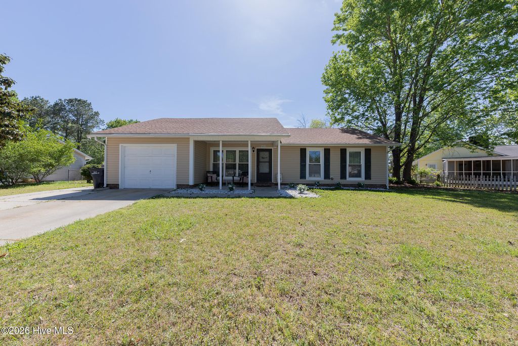 402 Sharon Way, Jacksonville, NC 28546