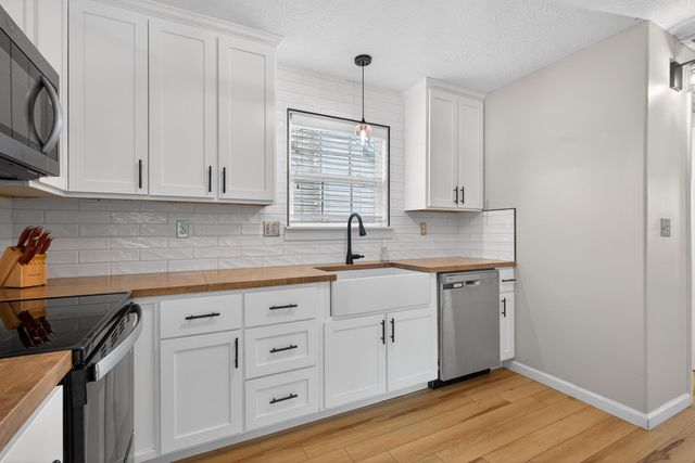 628 John Sutherland Drive, Nicholasville, KY 40356