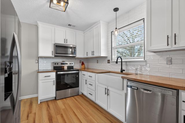 628 John Sutherland Drive, Nicholasville, KY 40356