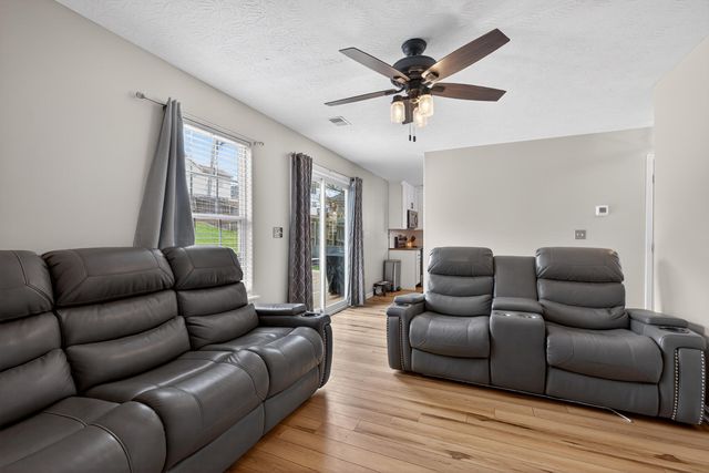 628 John Sutherland Drive, Nicholasville, KY 40356