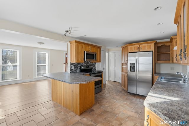 292 Park Rd Extension, Middlebury, CT 06762