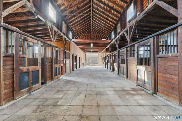 292 Park Rd Extension, Middlebury, CT 06762