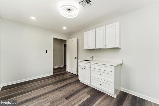 1144 WALKER RD #UNIT F, Great Falls, VA 22066