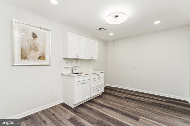 1144 WALKER RD #UNIT F, Great Falls, VA 22066