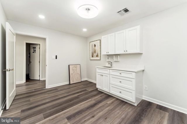 1144 WALKER RD #UNIT F, Great Falls, VA 22066