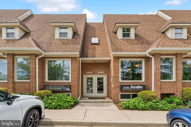 1144 WALKER RD #UNIT F, Great Falls, VA 22066