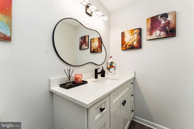 1144 WALKER RD #UNIT F, Great Falls, VA 22066