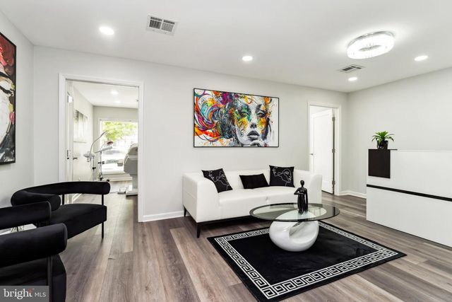 1144 WALKER RD #UNIT F, Great Falls, VA 22066